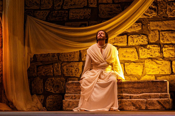 Igor Vyalyh as Lazarus. <br> Photo by Ivan Murzin. 