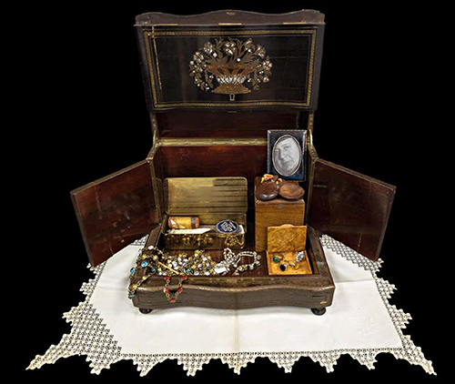Maksakova-box.jpg